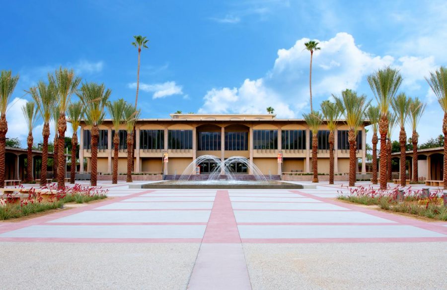Photo courtesy of College of the Desert. CODs library and fountain at the main Palm Desert campus. 