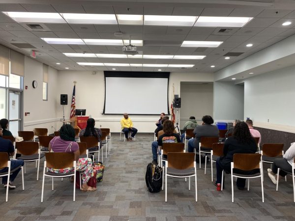 Photo courtesy of The Chaparral/Maria Noble Valdez. Students sit and speak with Darnell Durrah and Lori McCallum Bailey in the Multi-Purpose Room.